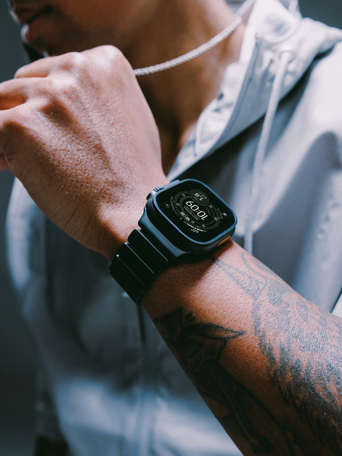 Nomad Stratos Band - 49mm - Black Titanium - Black