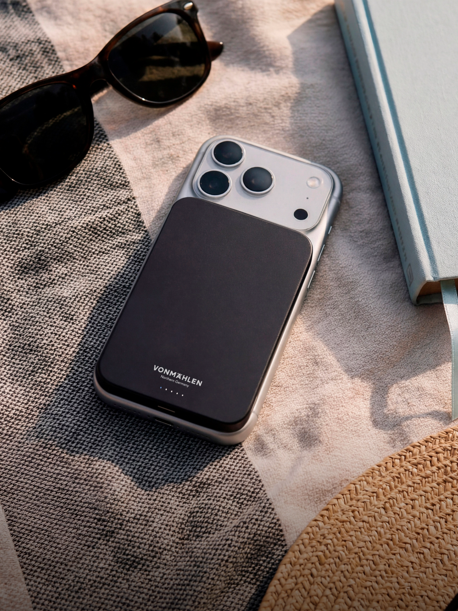 Vonmahlen Evergreen Mag 15W - 5,000 mAh Power Bank - Black